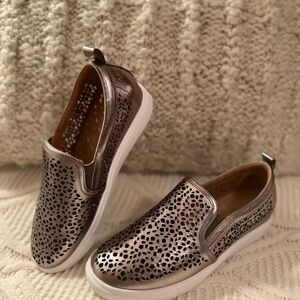 CASLON Nordstrom Pewter Metallic SLIP ON Walking Casual Leather WMN’s Sz 8M~EUC